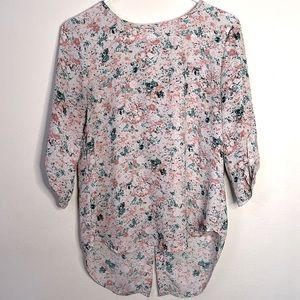 Pink Republic Blouse Womens Medium Peach Ivory Floral Split Back Hi Low Roll Tab